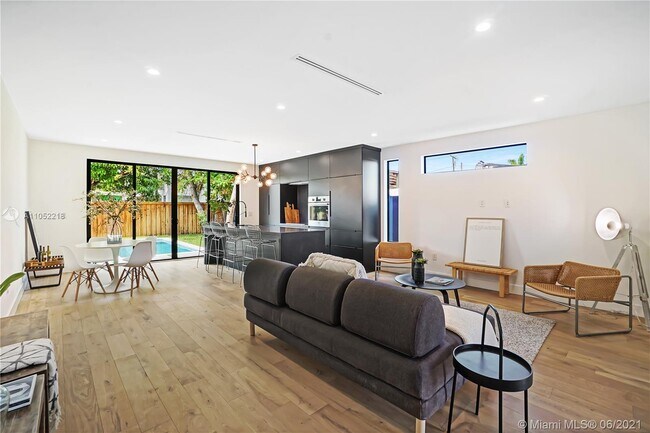 Building Photo - 227 NW 39th St