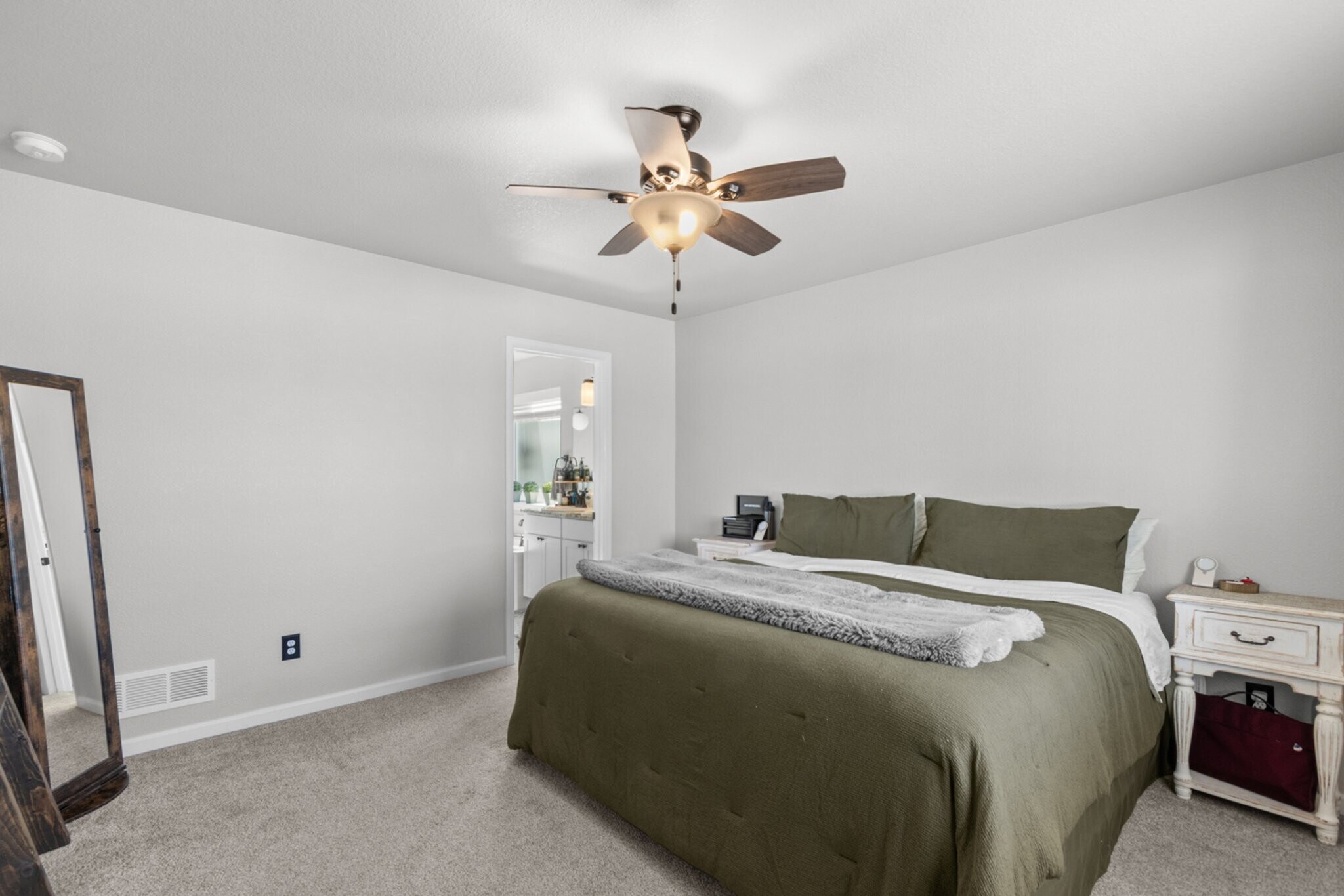 Building Photo - 1202 Phipps Ave