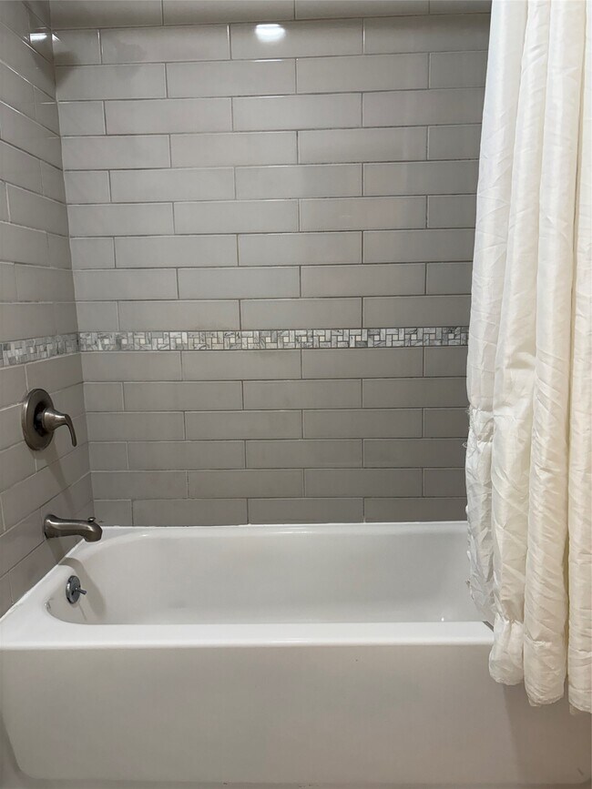 Building Photo - 12625 Memorial Dr