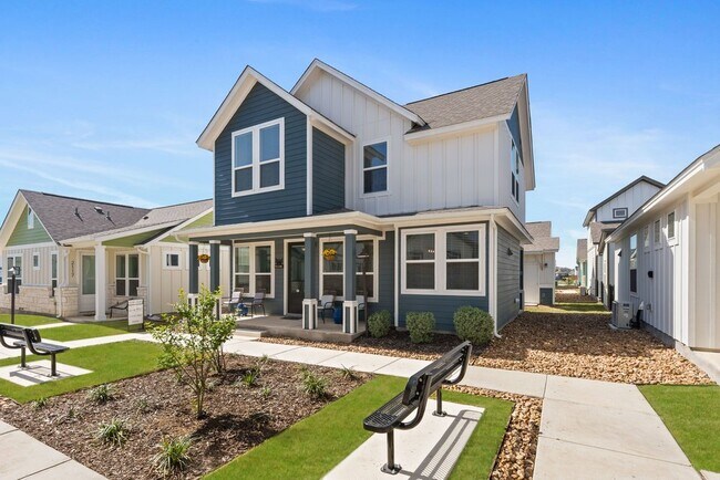 Building Photo - 2119 Hofstaat