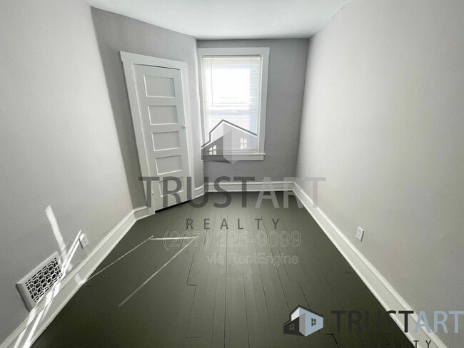 Building Photo - 7152 Theodore St