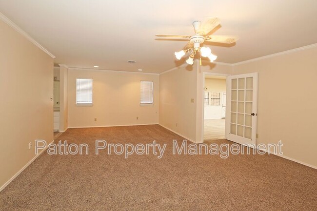 Building Photo - 21 Edgewood Ln