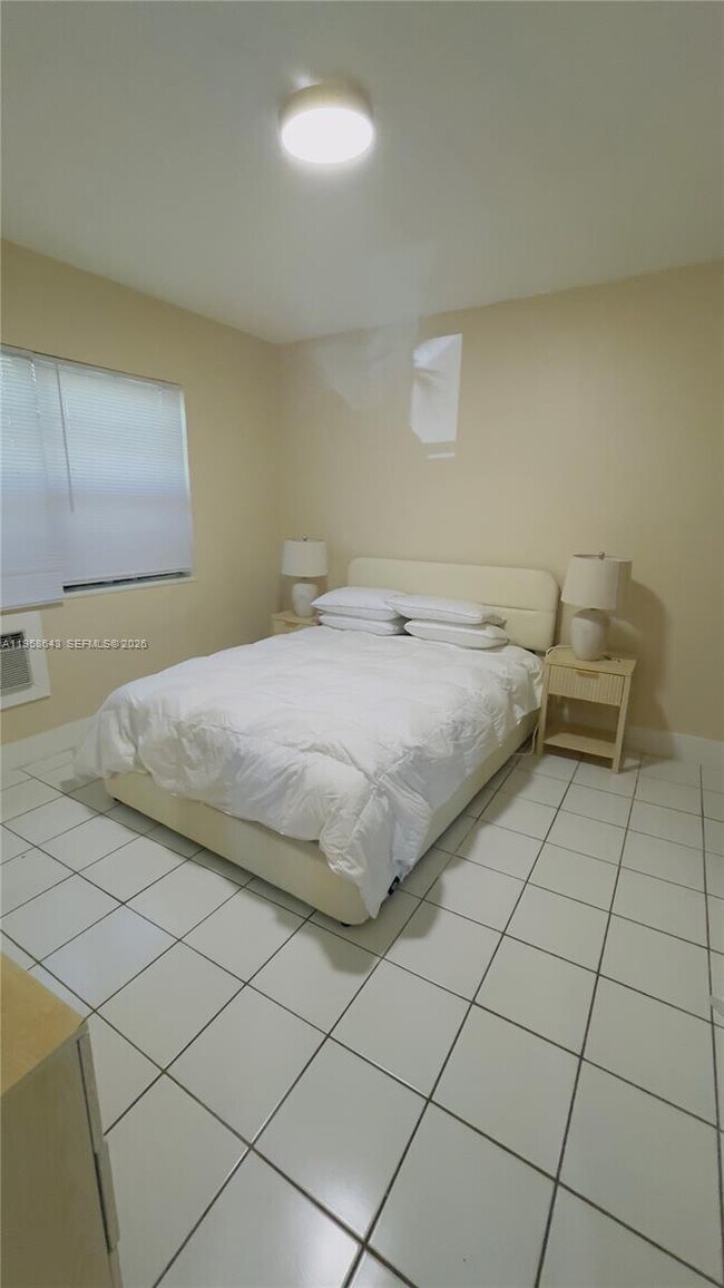 Building Photo - 807 86th St