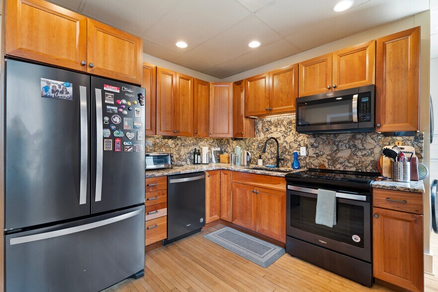 Building Photo - 102 N Tioga St