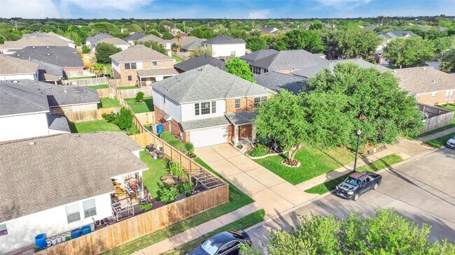 Building Photo - 5522 Brookhollow Oaks Trail
