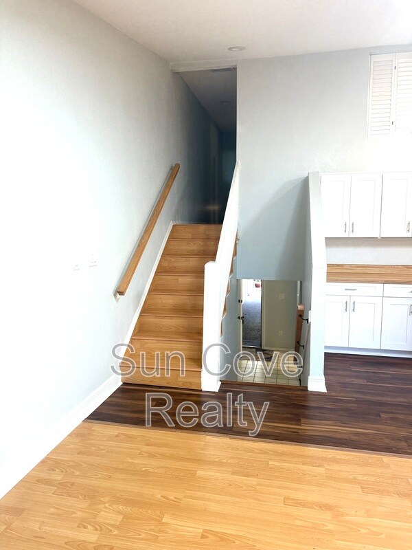 Building Photo - 6361 92nd Pl N