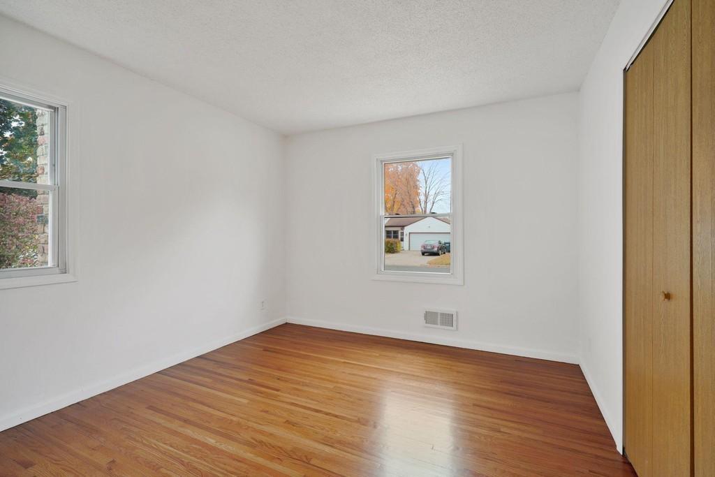 Building Photo - 5060 Hughes Ave NE