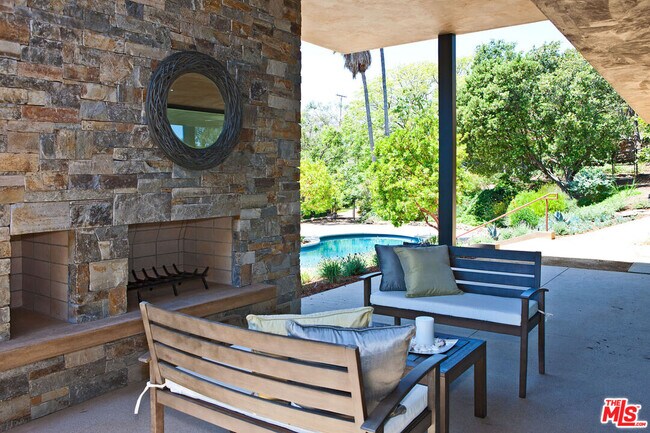 Building Photo - 6228 Sycamore Meadows Dr