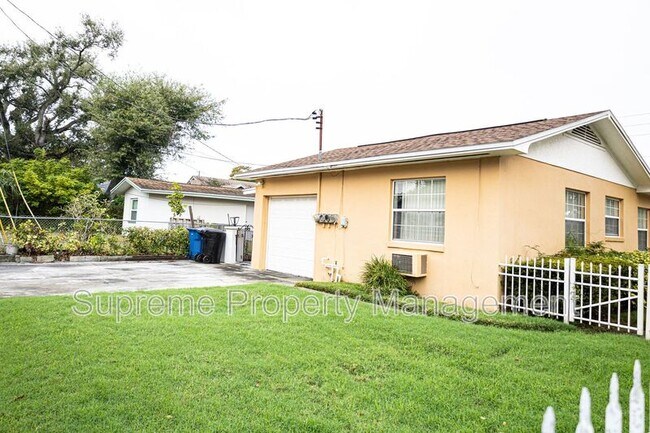 Building Photo - 1300 13th Ave S