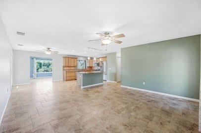 Building Photo - ANNUAL RENTAL: 3-Bedroom Waterfront Home w...