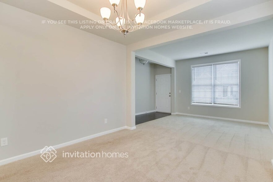 Building Photo - 2240 Bonny Glen Cir