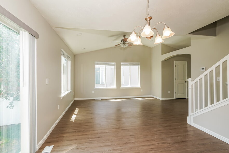 Building Photo - 3423 Melanie Cove