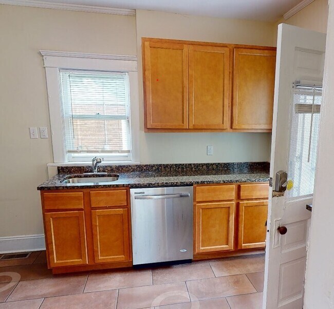 Building Photo - 1141 S. Forest-1141SF