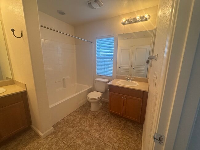 Building Photo - 11809 Cumbre Ct