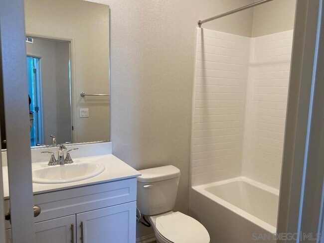 Building Photo - 40445 Melrose Dr