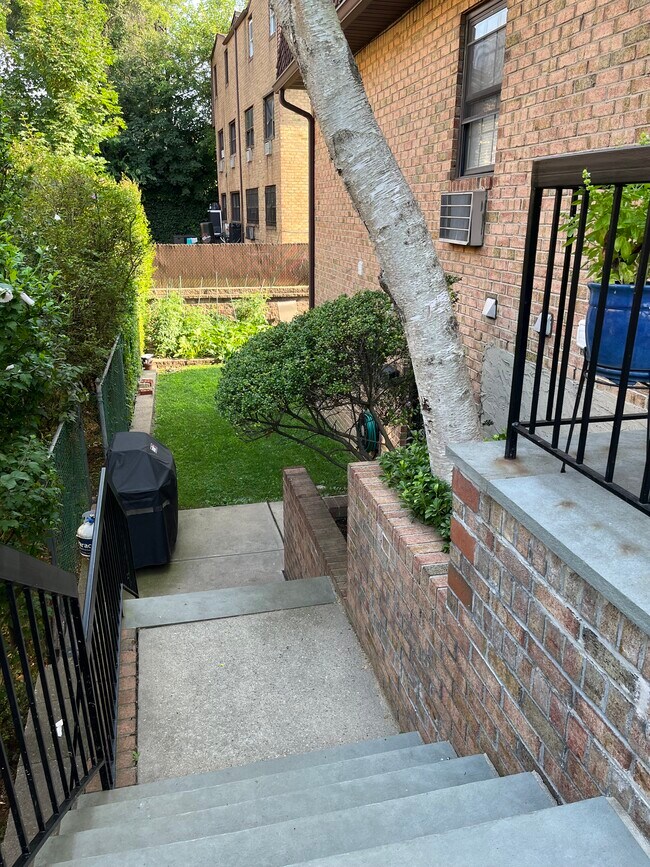 Entrance steps - 23208 Horace Harding Expy
