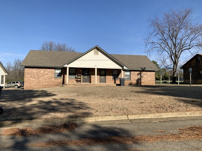 Building Photo - "Charming 2-Bedroom Retreat in Jonesboro – Cozy 750 Sq Ft Home Awaits!"