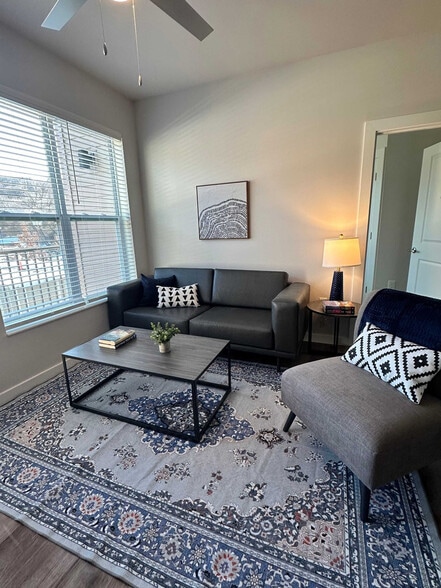 Building Photo - 1001 Marshall Ave