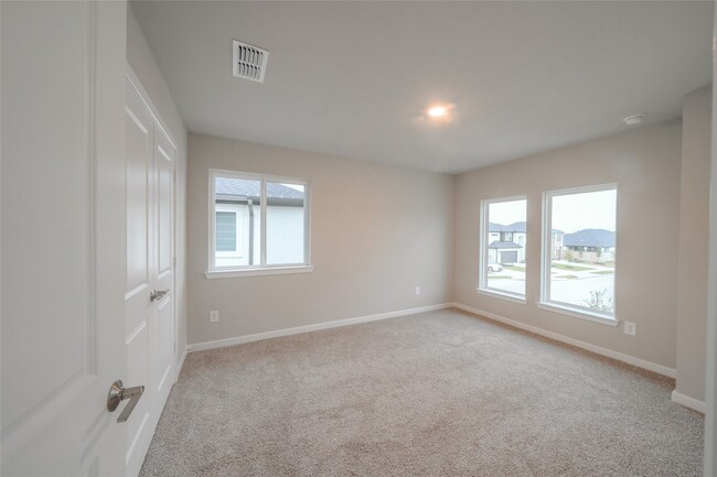 Building Photo - 21859 Fitzroy Mnr Ln
