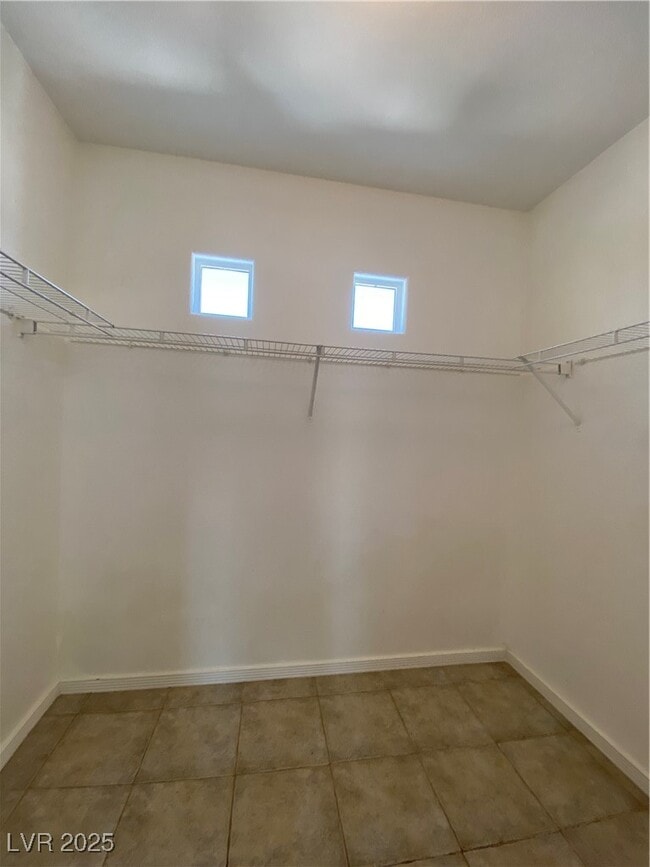 Building Photo - 9293 Adamshurst Ave