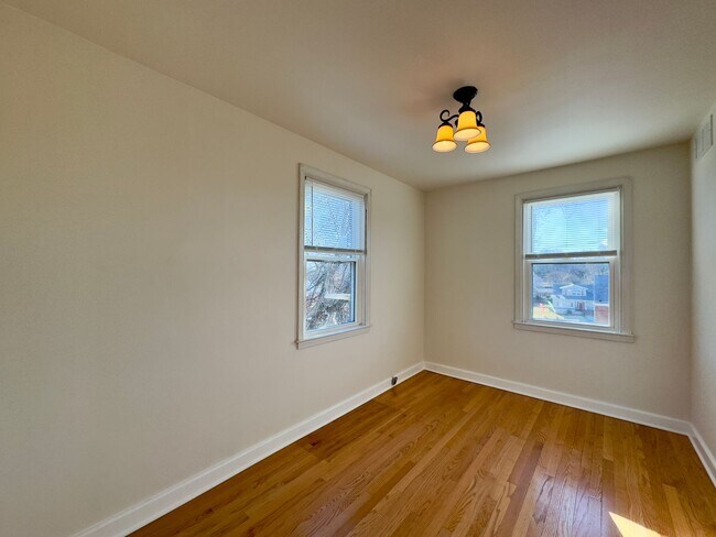 Building Photo - Charming 3 Bedroom/1 Bathroom in Woodring, MD!