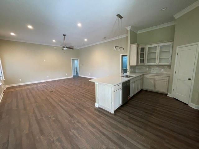 Building Photo - 12600 Plassmeyer Pl