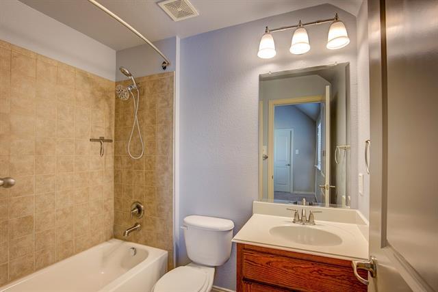 Building Photo - 9017 Hawley Dr