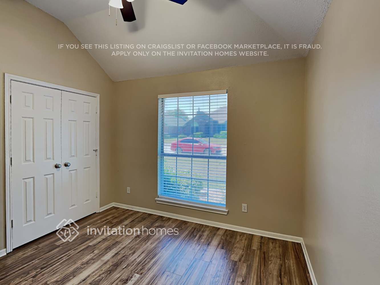 Building Photo - 1046 Essex Dr