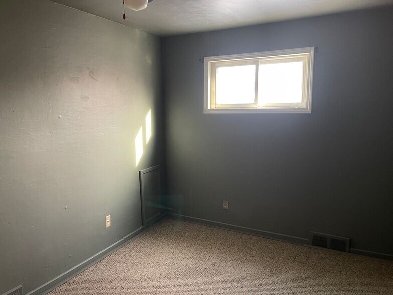 Building Photo - 4331 6th St