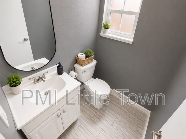 Building Photo - 7482 W Roxbury Pl
