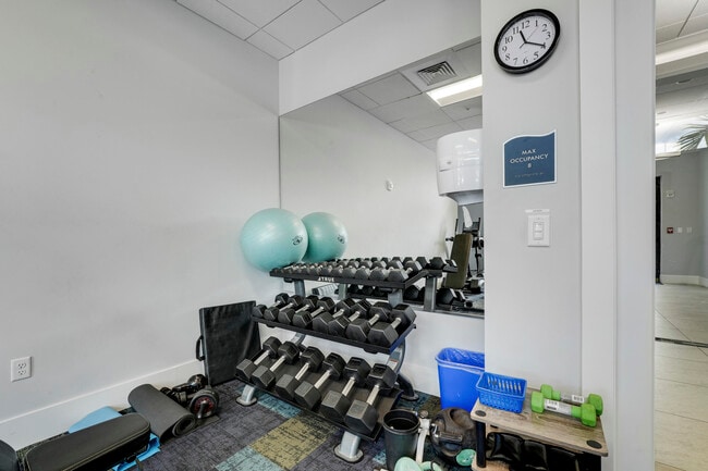 Building Photo - 14849 Cumberland Dr