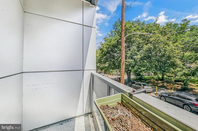 Building Photo - 2050 Frankford Ave