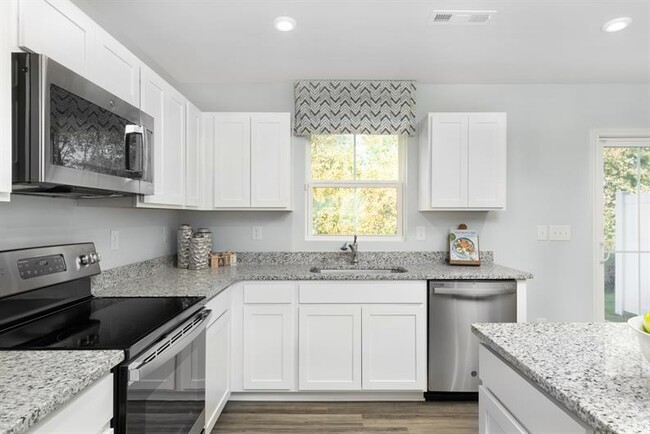 Kitchen - Granite countertop - 2935 Winterberry Dr