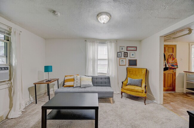 Building Photo - 1756 N Arlington Plz