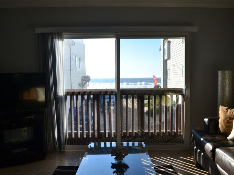 Building Photo - 676 Seacoast Dr