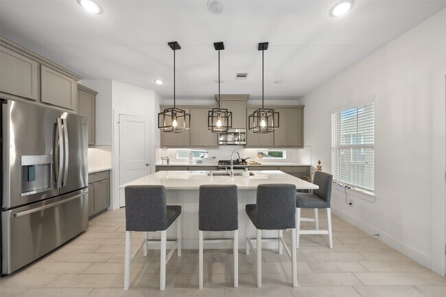 Building Photo - 18814 River Overlook Ct