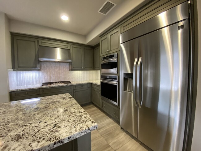 Building Photo - 3BD Home with Amazing Panoramic Ocean Views!