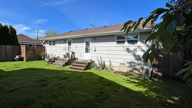 Building Photo - 32143La