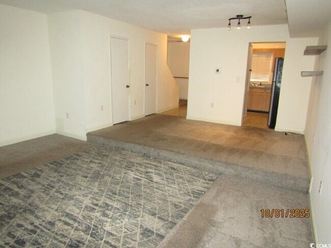 Building Photo - 938 Villa Dr