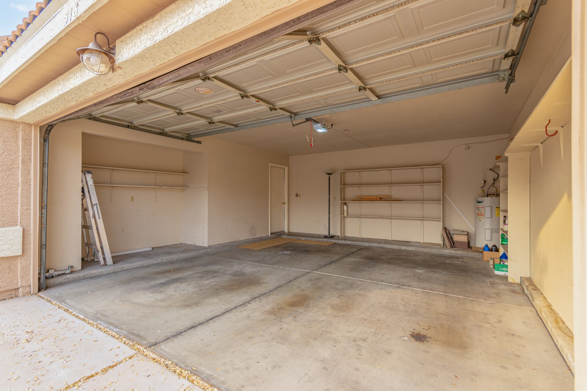 Building Photo - 518 E Wescott Dr