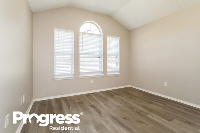 Building Photo - 1201 Cardinal Oaks Dr