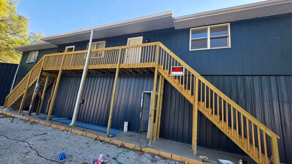 Building Photo - 108 N Runkle St