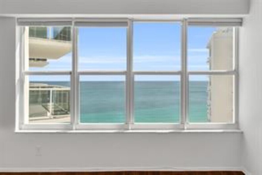 Building Photo - 3700 Galt Ocean Dr