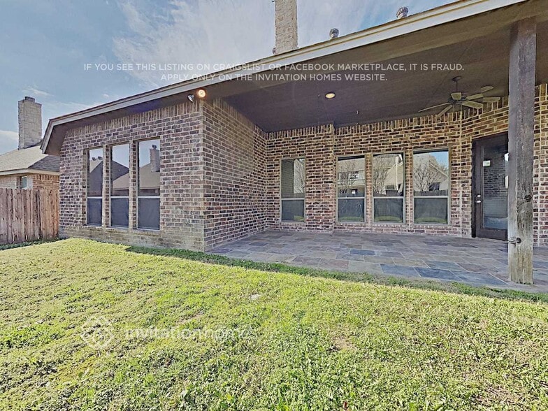 Building Photo - 105 Prairie Dunes Dr