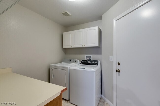 Building Photo - 3714 Bombastic Ct