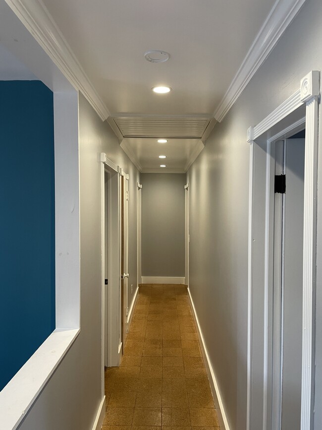 Building Photo - 104 Terrace Cir