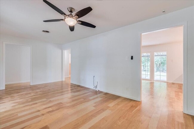 Building Photo - 5614 Delwood Dr