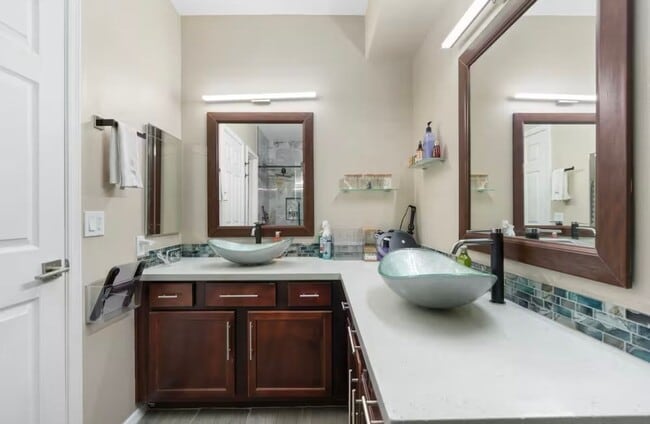 Building Photo - Charming 2BR Condo in Scottsdale