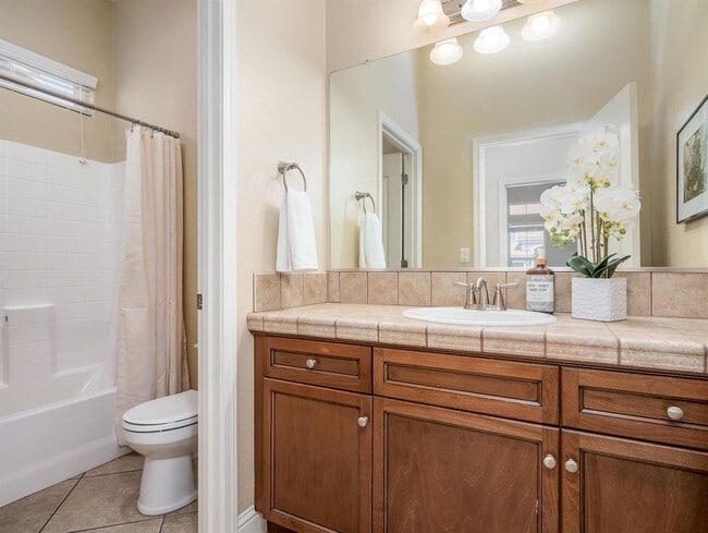 Building Photo - Beautiful Clovis North 4/3