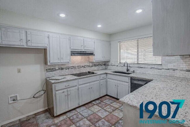 Building Photo - Charming Brick Home with Large Backyard in OKC! - Move In Now & Get 50% Off Your Second Month's R...